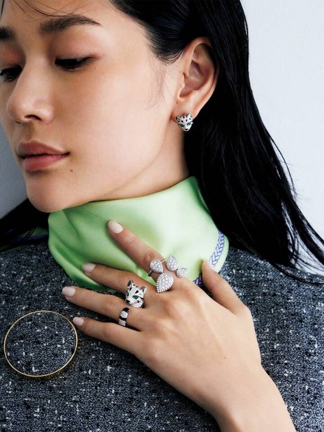 要学会用珠宝50+女性尤其不可忽略开元ky棋牌灰色穿搭的高级感秘诀:(图9) 要学会用珠宝50+女性尤其不可忽略开元ky棋牌灰色穿搭的高级感秘诀:(图9)