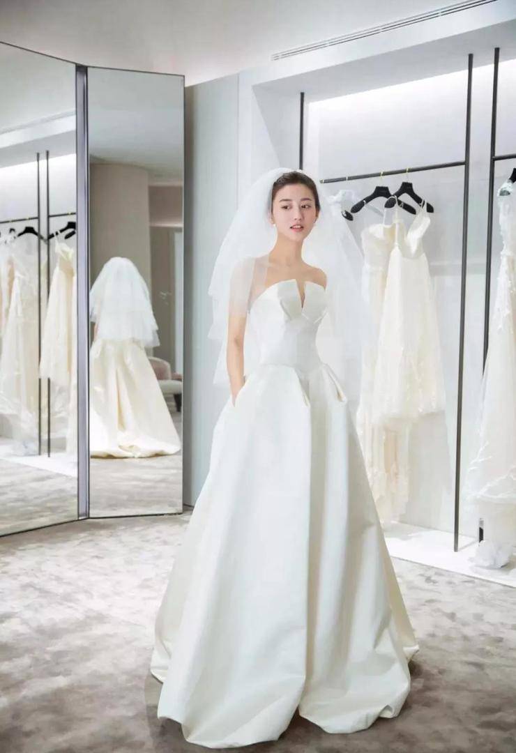 佩戴的耳饰每一对都好美呀！开元棋牌那些适合婚礼当天(图4)